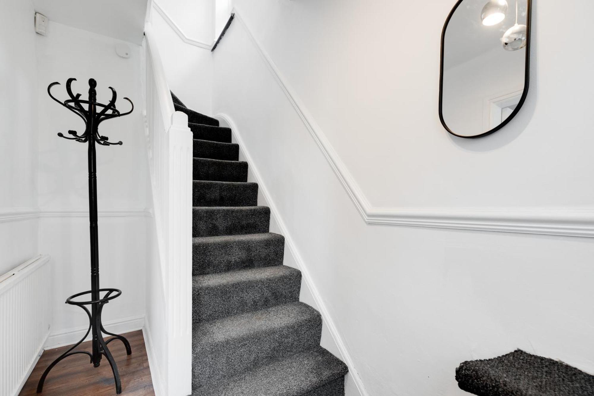 Comfy 3Br Home - Pool Table - Games - Sleeps 8 Manchester Ngoại thất bức ảnh