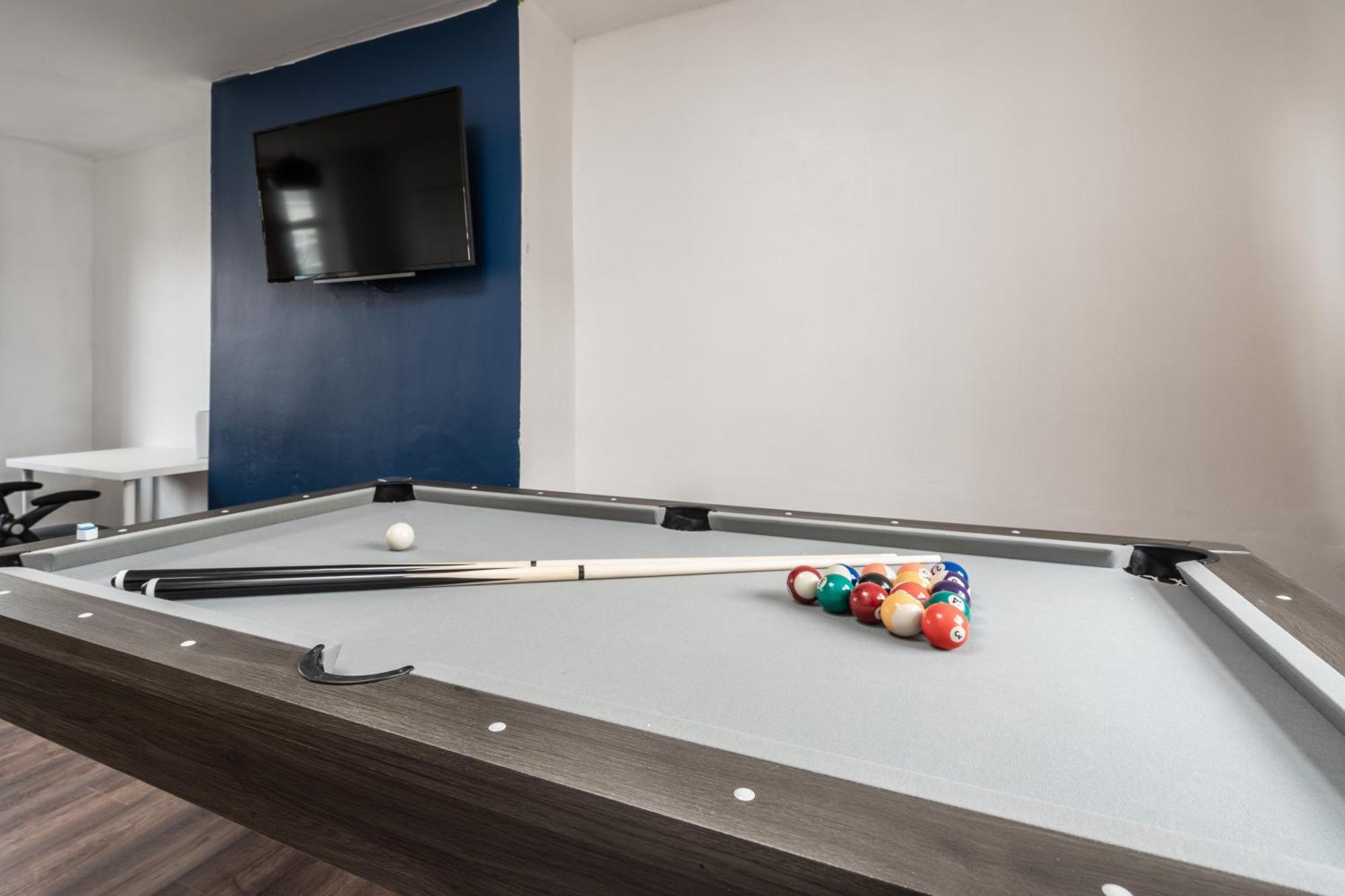Comfy 3Br Home - Pool Table - Games - Sleeps 8 Manchester Ngoại thất bức ảnh